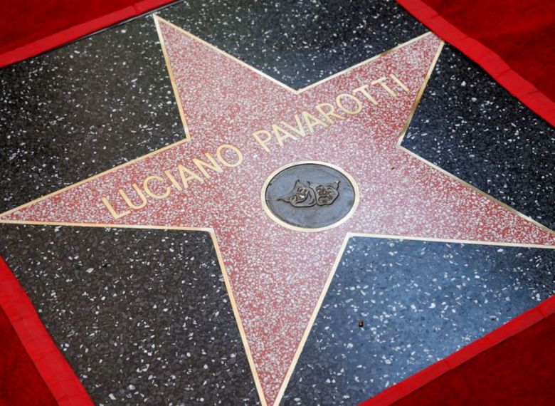 Luciano Pavarotti recibió una estrella en el Paseo de la Fama de Hollywood