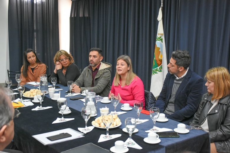 El municipio y la provincia se reunieron con el sector industrial 