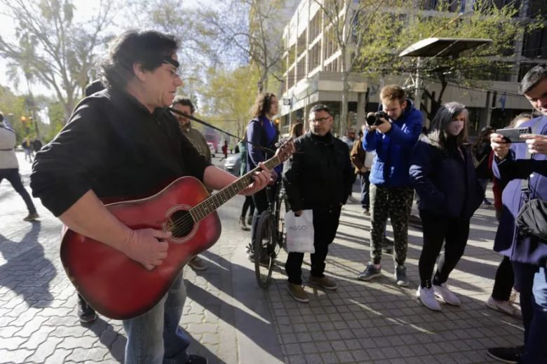 Nostalgia, música y emoción en el último adiós a Marciano Cantero, en Mendoza