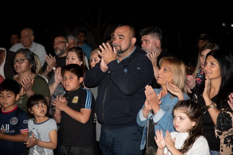 Se inauguraron luminarias en el barrio 828 y en El Pimpollo