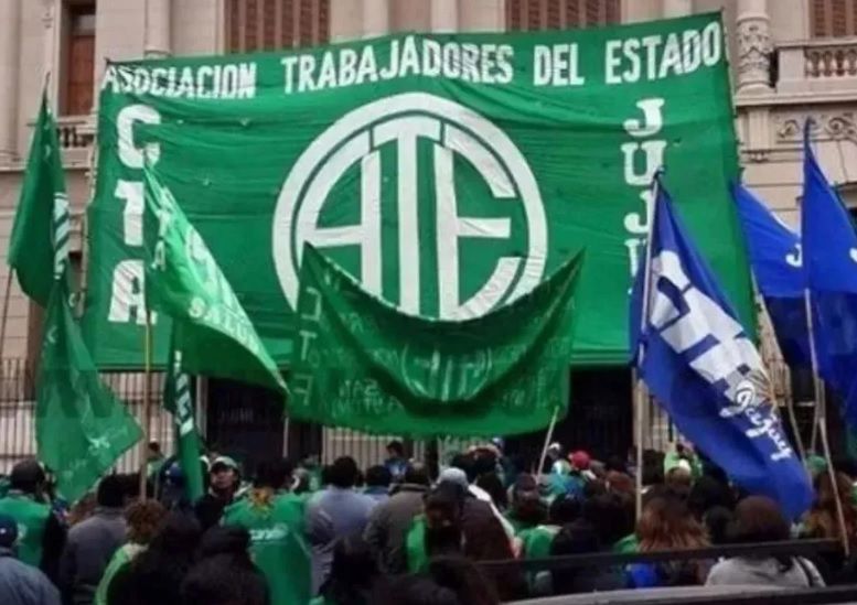 "Ningún trabajador debería ganar menos de casi 205 mil pesos"