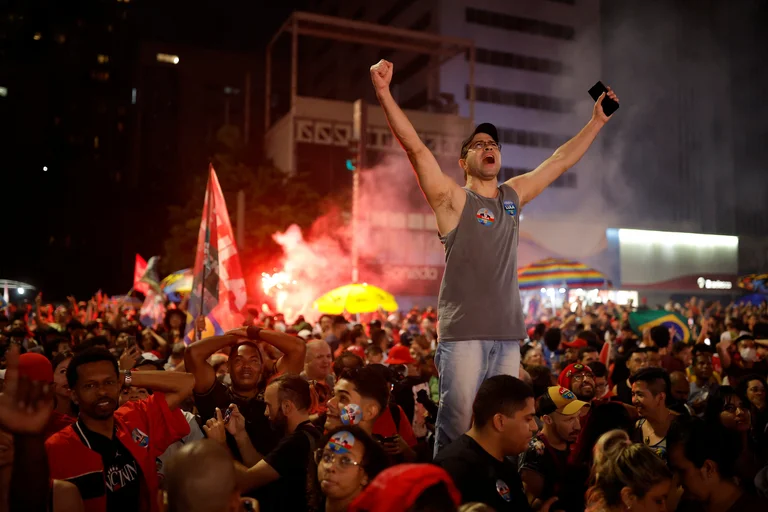 LV15 testigo del triunfo de Lula como nuevo presidente de Brasil 