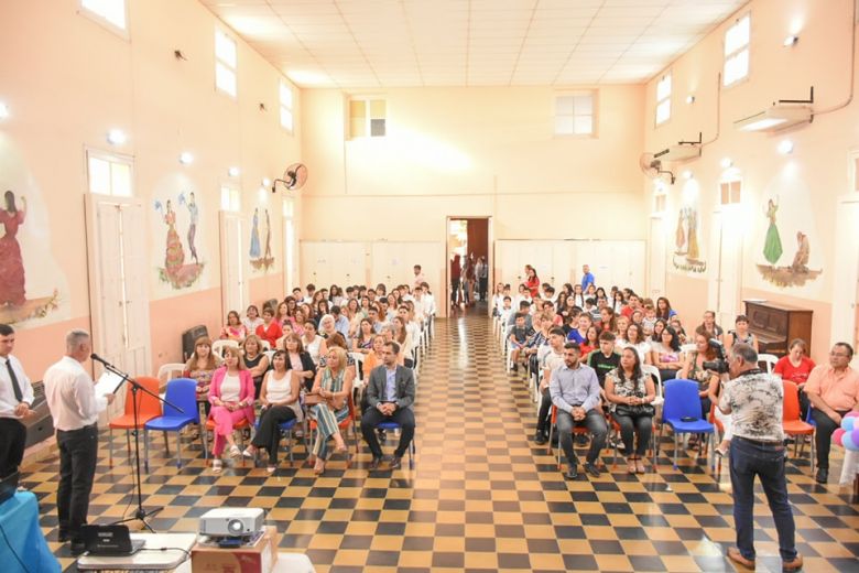 La Escuela Vicente Dupuy celebró sus 135 años de historia 