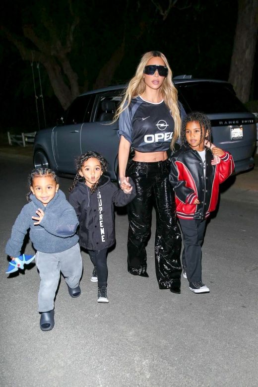 Kim Kardashian lloró al hablar sobre la crianza compartida de sus hijos junto a Kanye West: “Es realmente difícil”
