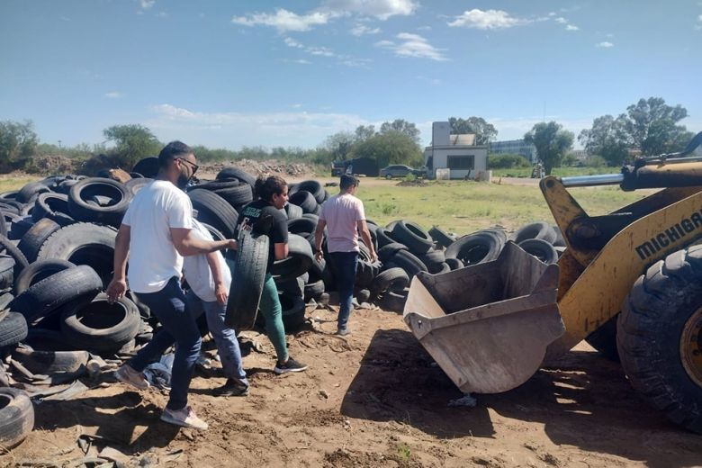 La Municipalidad retiró 19 toneladas de cubiertas de la Escombrera