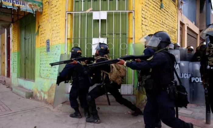 Ante las protestas populares, habilitan en Perú la intervención militar