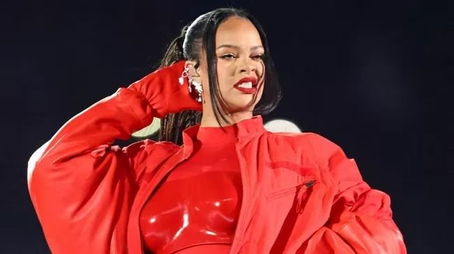 Rihanna volvió a lo grande: así fue su show de medio tiempo en el Super Bowl