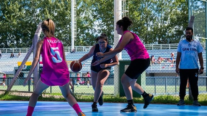 “San Luis Juega Básquet 3×3” tendrá su primer encuentro en La Toma