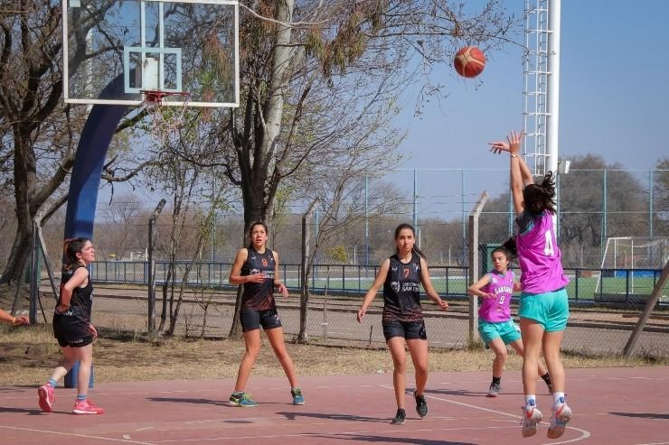 “San Luis Juega Básquet 3×3” tendrá su primer encuentro en La Toma