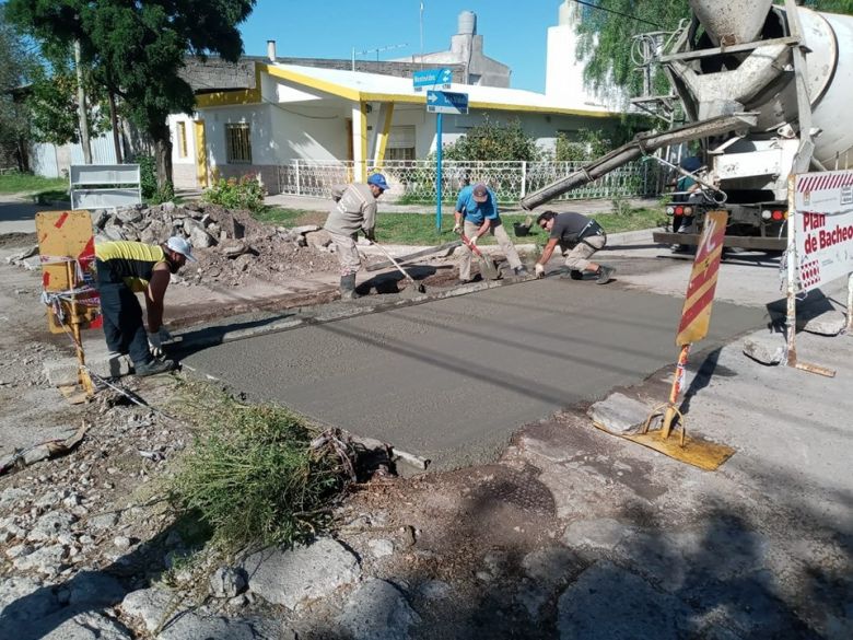 Avanzan con los arreglos de pavimento en la ciudad de Villa Mercedes 