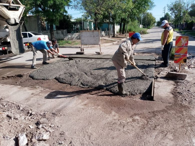Avanzan con los arreglos de pavimento en la ciudad de Villa Mercedes 