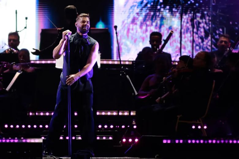 Ricky Martin explotó Vélez: regaló un artículo personal, meneó para sus fans y homenajeó a la Scaloneta