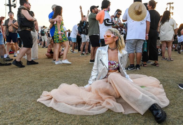 Rosalía y Bad Bunny la rompieron con sus looks en Coachella