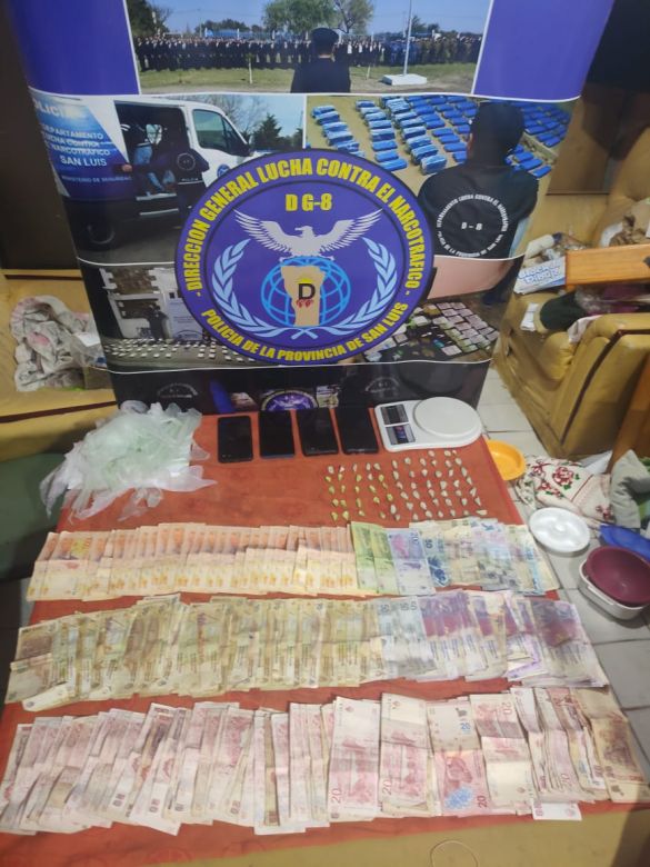 Desbarataron dos " kioscos" con droga valuada en mas de un millón de pesos, hay detenidos