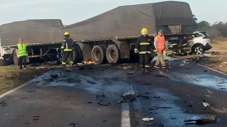Choque fatal en la ruta nacional 7  dejó al menos cuatro muertos