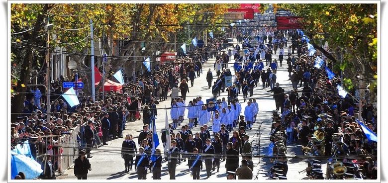 Cortes de calles y circulacion alternativa por el "Desfile del 9 de Julio"