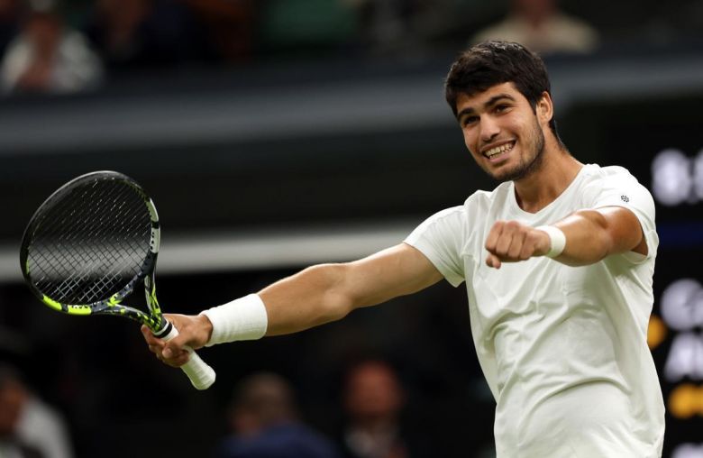 Carlos Alcaraz eliminó a Daniil Medvedev y jugará la final de Wimbledon con Novak Djokovic