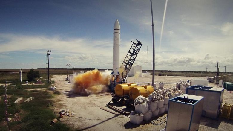 Una pyme cordobesa realizó los ensayos del motor para el lanzador de satélites Tronador