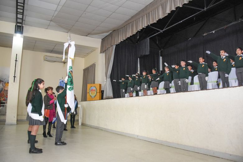 La Escuela Nº150 prometió lealtad a la bandera de San Luis 