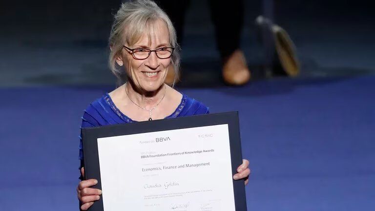 El premio Nobel de Economía 2023 fue otorgado a la estadounidense Claudia Goldin