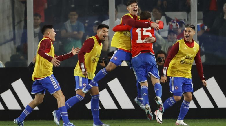 Chile logró su primer triunfo en las Eliminatorias sudamericanas: venció 2-0 a Perú