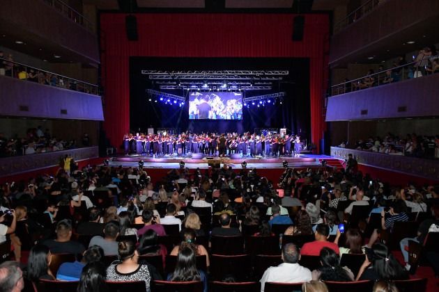 La Escuela de Música de la ULP cerró el año con un show que deslumbró a más de 2500 espectadores 