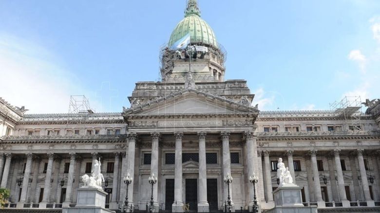 El Gobierno ultima los detalles de la ley ómnibus y su presentación es "inminente" 