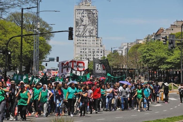 El Gobierno anunció la quita de planes sociales para quienes corten calles y la eliminación de los intermediarios