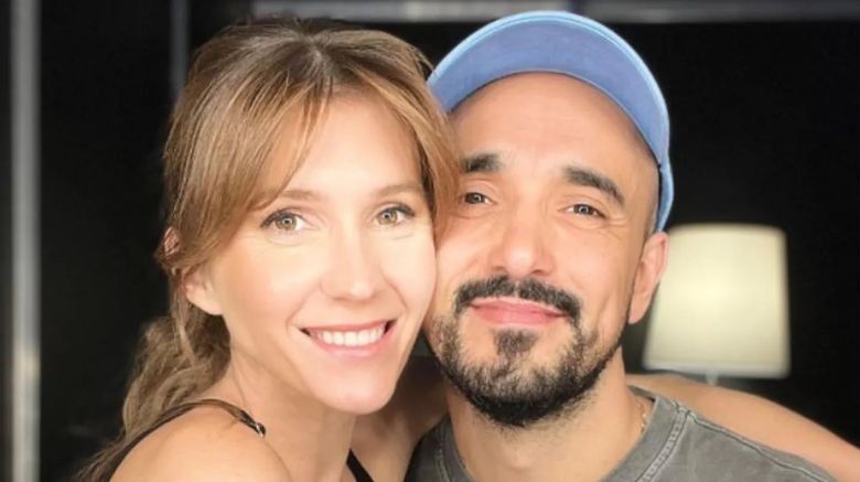 Abel Pintos y Mora Calabrese anunciaron que esperan a su tercer hijo: “No diremos nada, pero habrá señales”