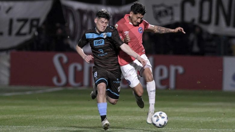 Argentinos Juniors busca trepar en la tabla en el duelo con Platense