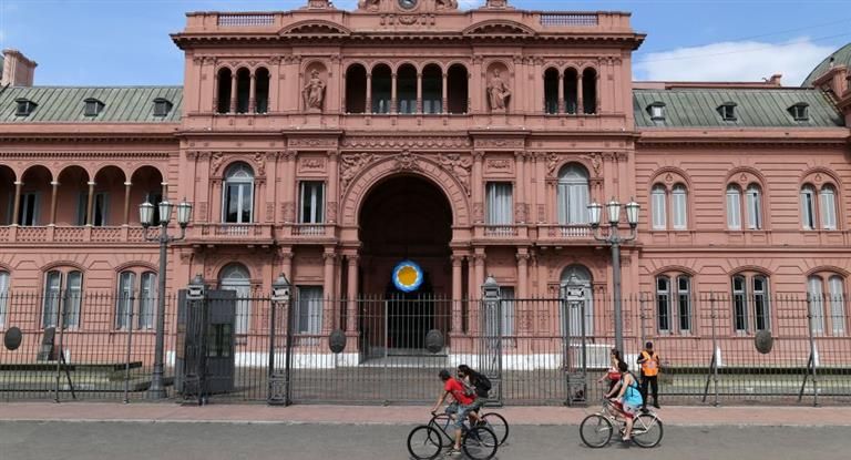 El Gobierno finalmente convocará a los gobernadores por etapas para discutir el Pacto de Mayo