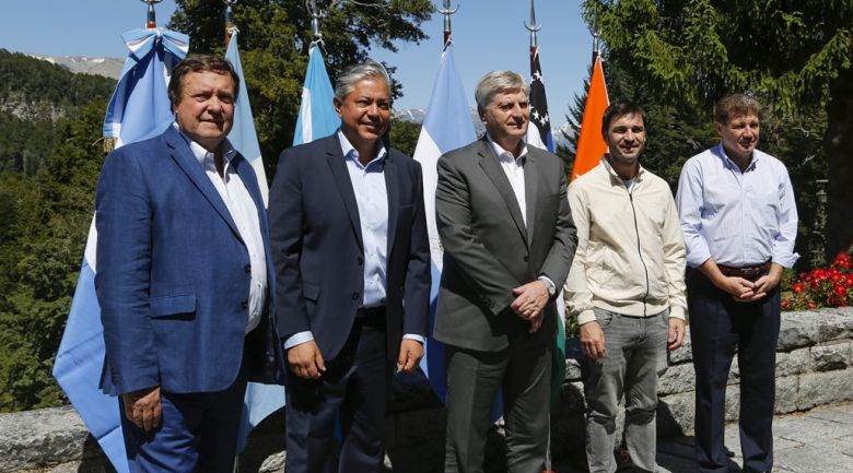 Cumbre de gobernadores patagónicos: defensa de recursos, desplante de Nación y poco optimismo en Pacto de Mayo