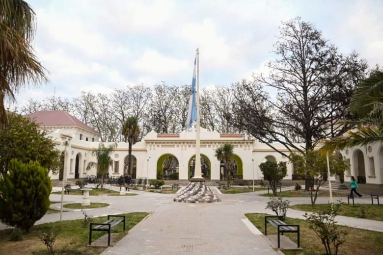 "Lamentablemente nuestro histórico Colegio sigue con problemas edilicios graves'