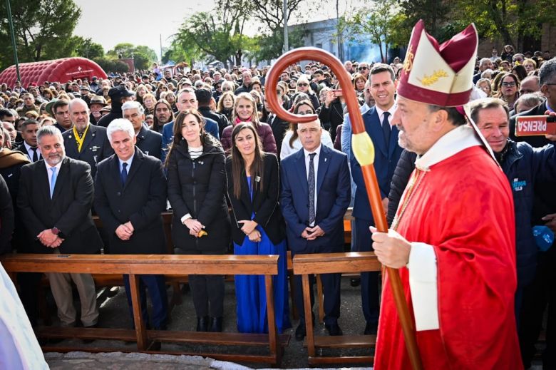 Miles de creyentes rindieron homenaje al Divino Señor de Renca