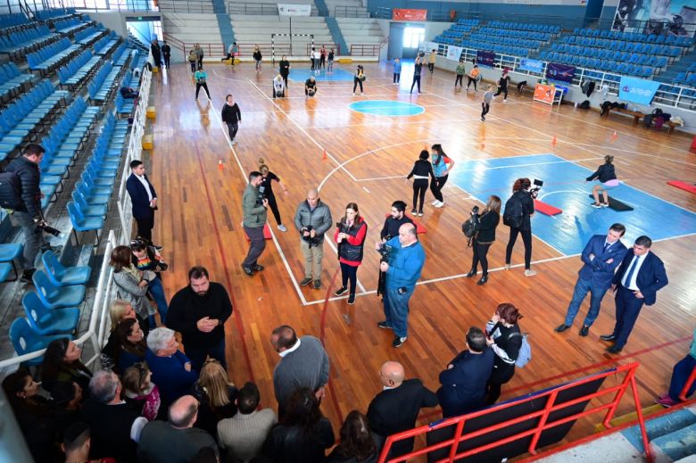 El Gobernador recorrió el Palacio Municipal de los deportes ‘José María Gatica’