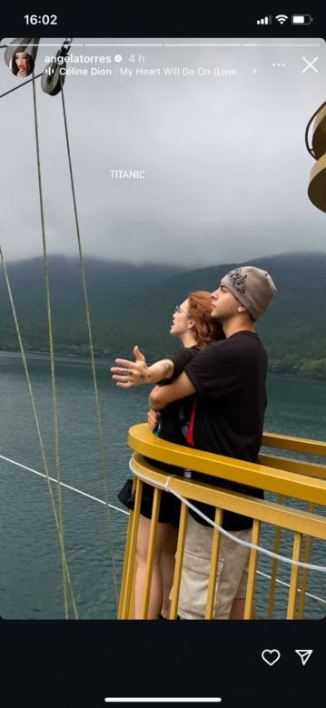 Ángela Torres y Rusherking recrearon una escena icónica de “Titanic”: la foto que se volvió viral