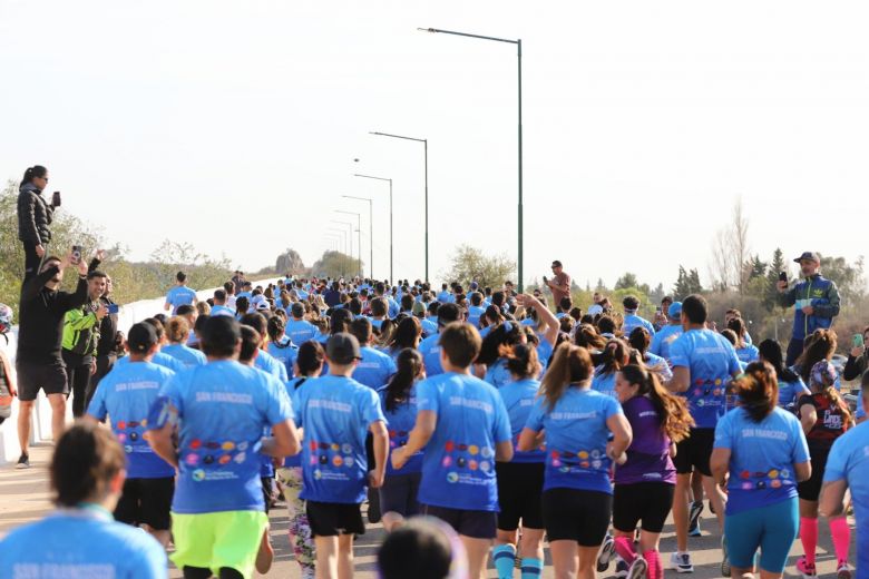 Más de 700 atletas participaron de los 10k ‘Del Maestro’