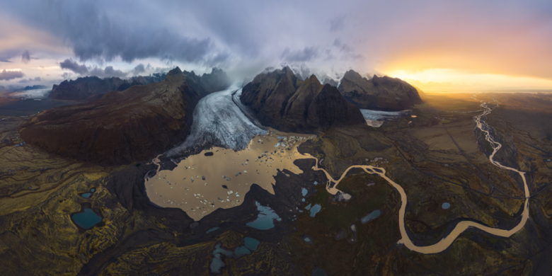 Amanecer en el glaciar