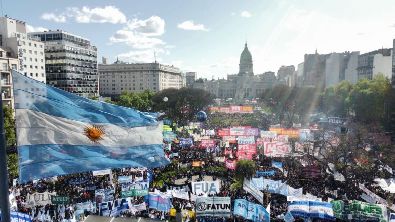 Marcha universitaria nacional: con una masiva concentración, terminó el acto en el Congreso