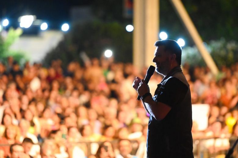 La Fiesta de la Calle Angosta deslumbró en su apertura