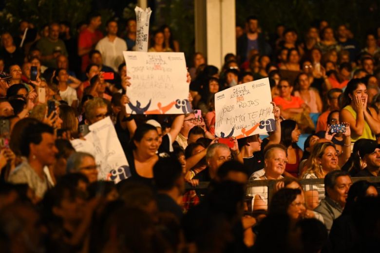 La Fiesta de la Calle Angosta deslumbró en su apertura