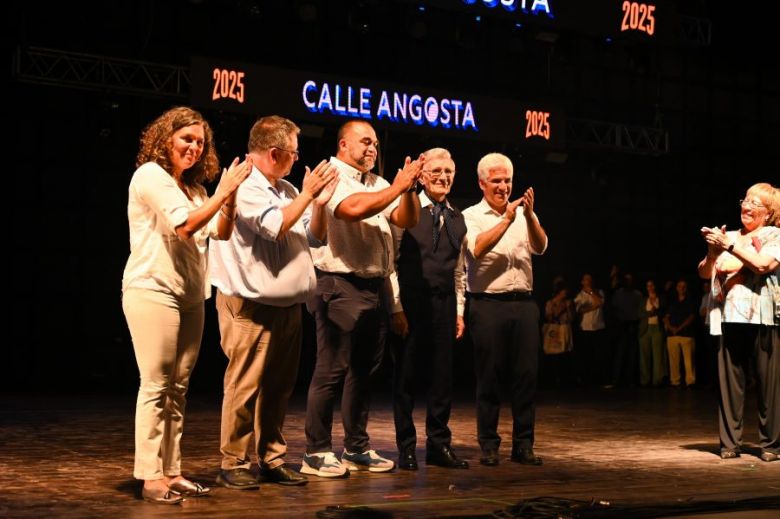 La Fiesta de la Calle Angosta deslumbró en su apertura