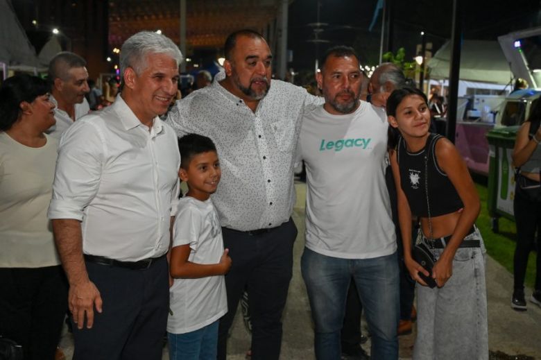 La Fiesta de la Calle Angosta deslumbró en su apertura