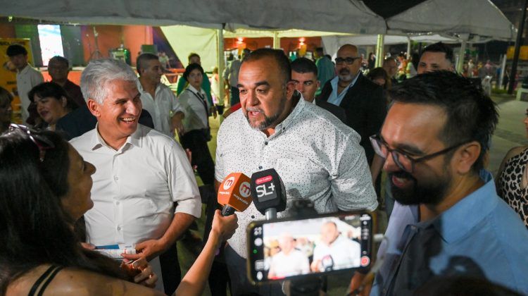 La Fiesta de la Calle Angosta deslumbró en su apertura