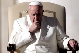 Internaron al papa Francisco por una bronquitis