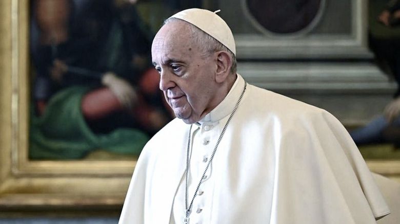 El Vaticano comunicó que el Papa pasó una noche tranquila