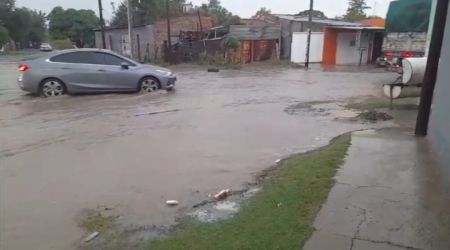 Furioso temporal en Bahía Blanca: suspendieron todas las actividades y hay decenas de familias evacuadas