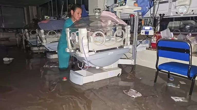 El estremecedor relato de una de las enfermeras que rescató a los bebés recién nacidos en el hospital inundado de Bahía Blanca