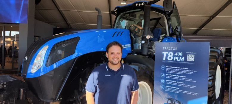 New Holland-Catpro presentaron nueva pulverizadora y el primer tractor T8 Digital