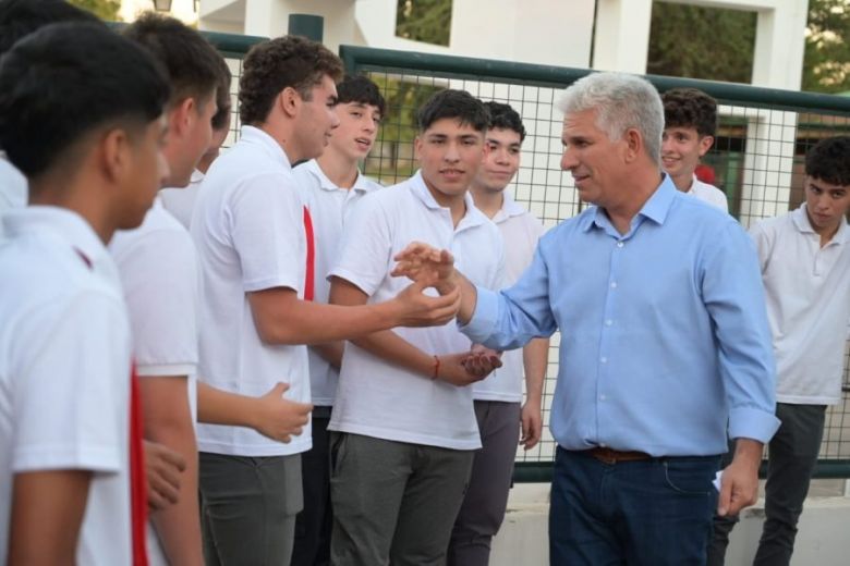 La comunidad de la Escuela N°1 de Naschel recibió el Plan TuBi con los brazos abiertos